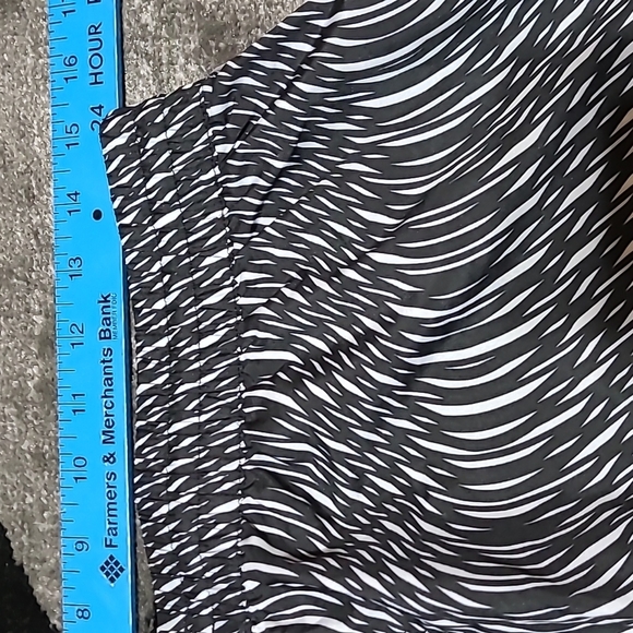 UNDER ARMOUR FITTED HEATGEAR ELASTIC WAIST DRAWSTRING SHORTS PRICE FIRM - Picture 7 of 10